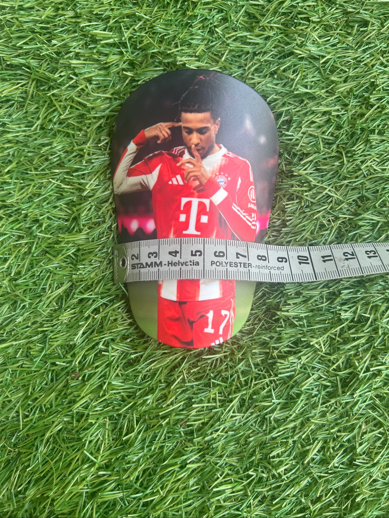Football shin guard – photo 4